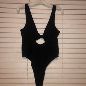 Highlegged black one-piece swimmy 🌊